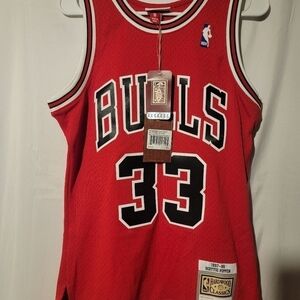 Mitchell & Ness Chicago Bulls Scottie Pippen 1997-98 Swingman Jersey Size Small